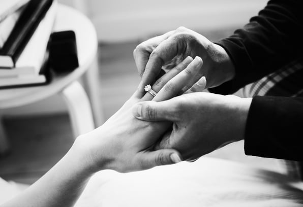  guide-to-selling-your-engagement-ring 