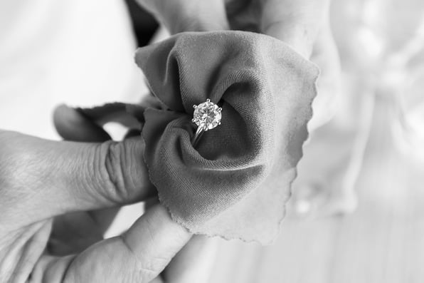  The-Complete-Guide-to-Cleaning-Your-Jewellery- 