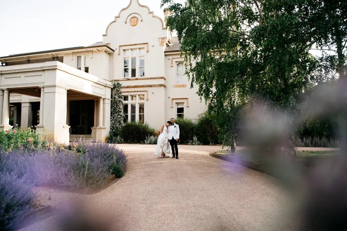 wedding couple old estate