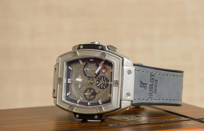 grey hublot