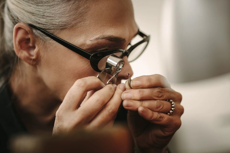 jewellery_inspection