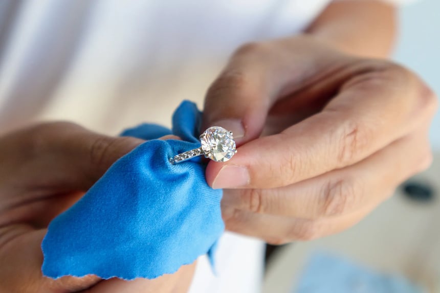 polishing diamond ring