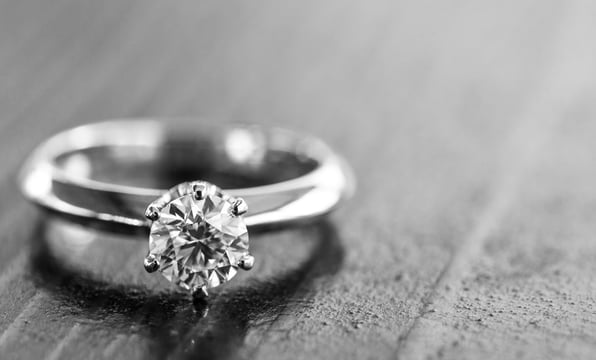  selling-your-engagement-ring 