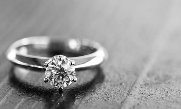  selling-your-engagement-ring 