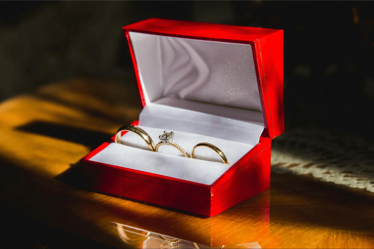 travelling with precious jewellery